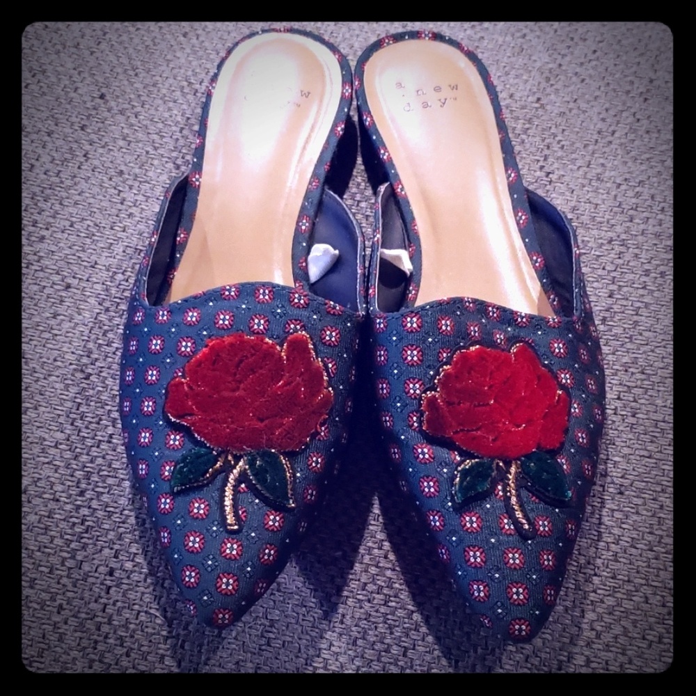 Women's flat mules
